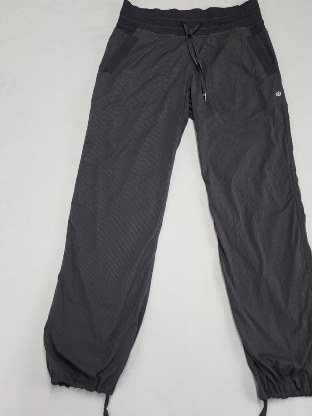 Lululemon Womens Track Pants Black Tonal Stripe Drawstring Hem Size M 31x30